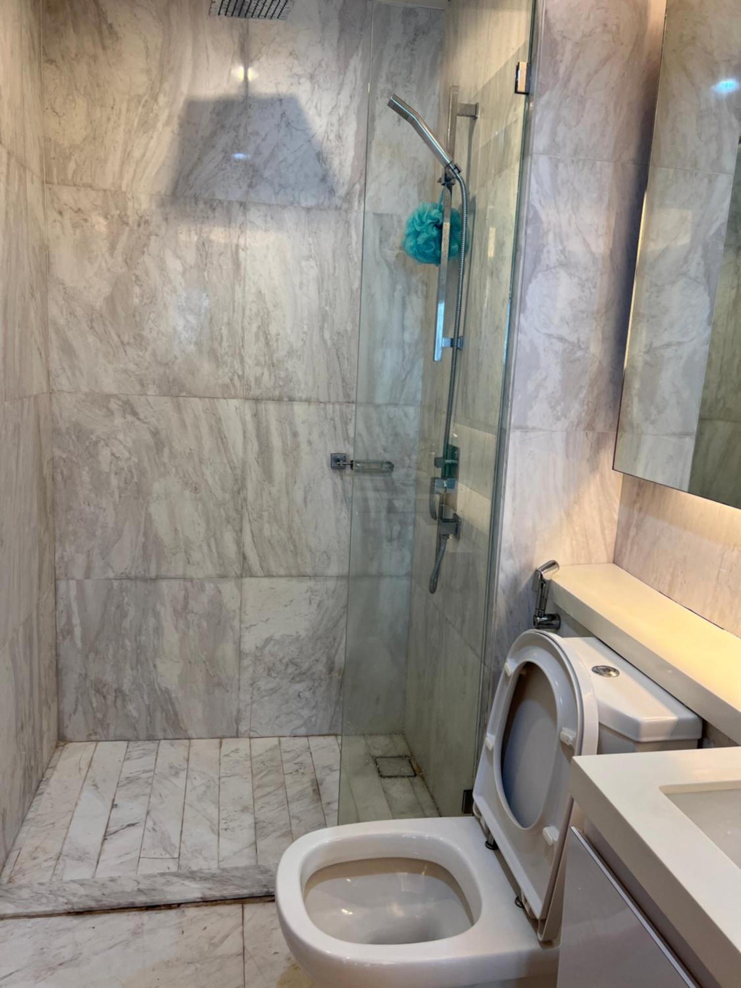 Julie Plaza Damas & Residences Pangsapuri